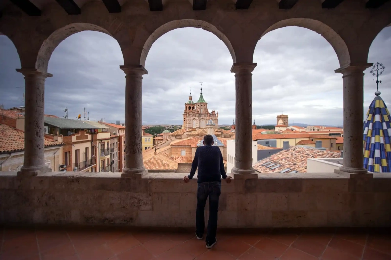 Man looking over Teruel