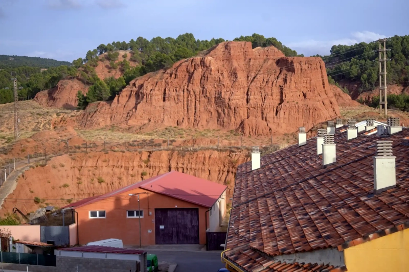 Redstone hill in Teruel