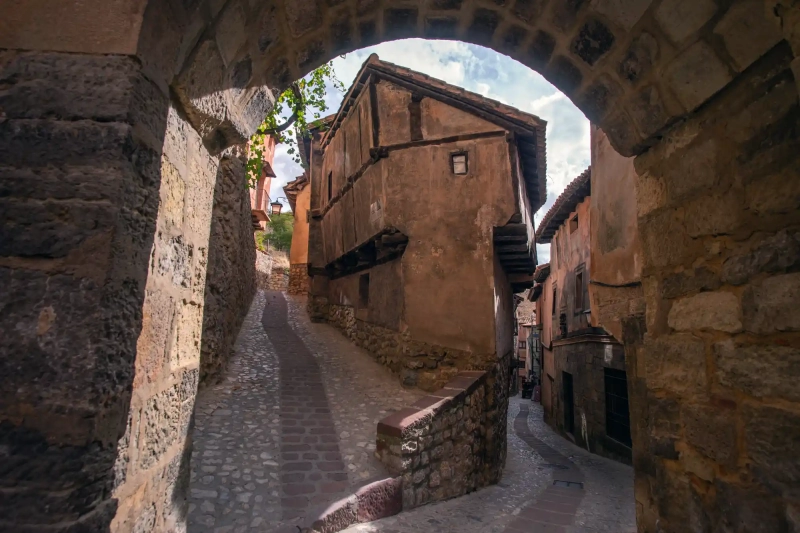 Round gate in Albarracin