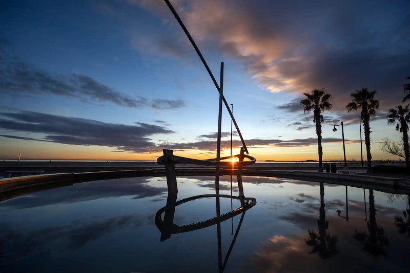 Valencia beach fountain