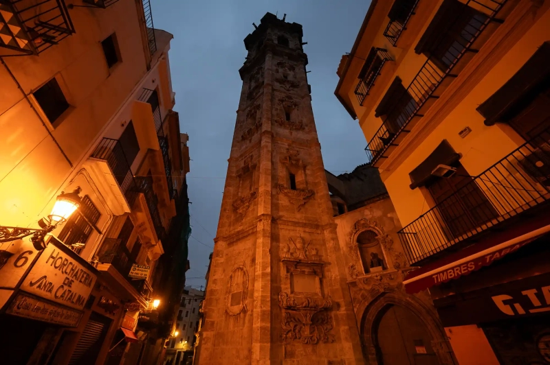 Santa Catalina Tower at night