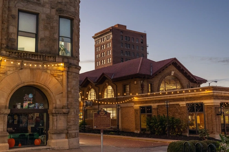  Myers Market building