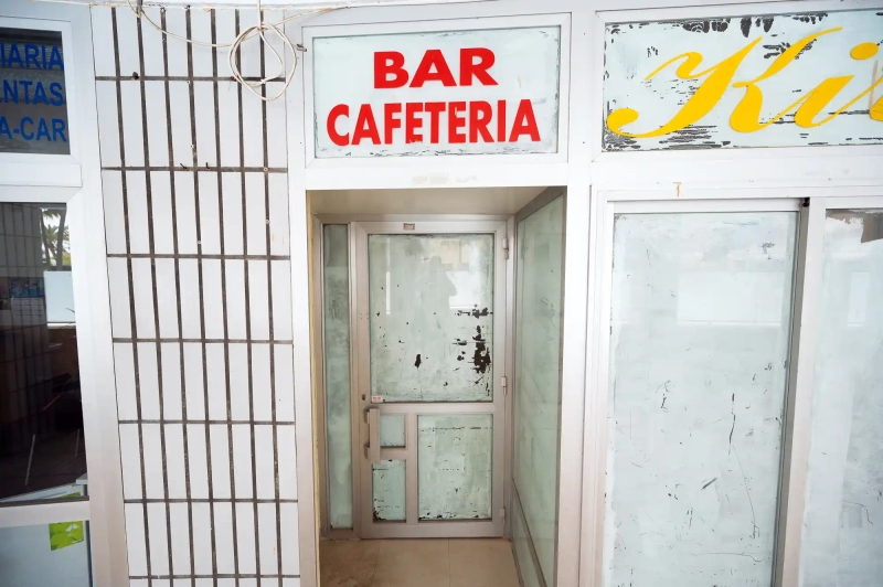 Retro Bar Cafeteria