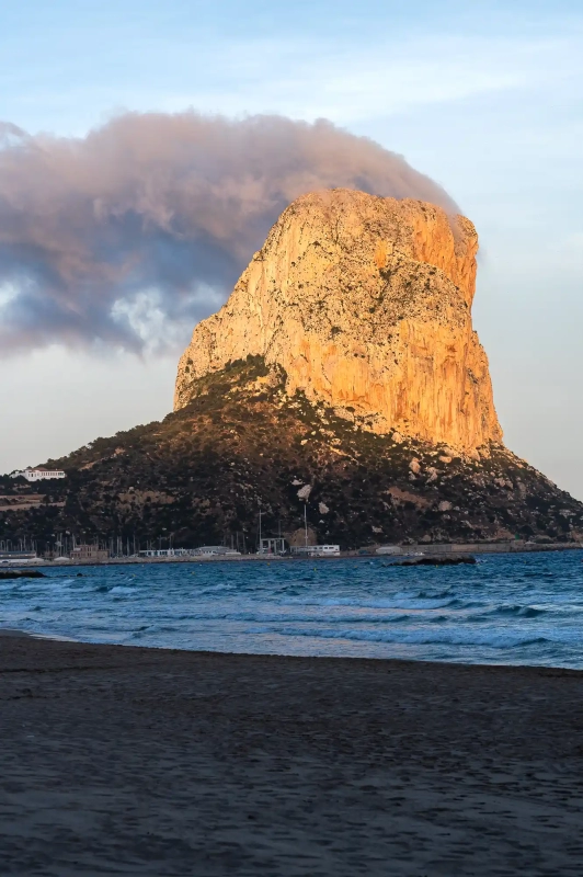 Penon de Ifach Smoking