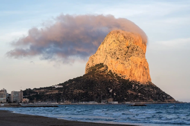Rock produces cloud