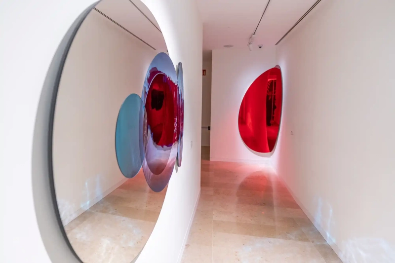 Mirror contemporary Art