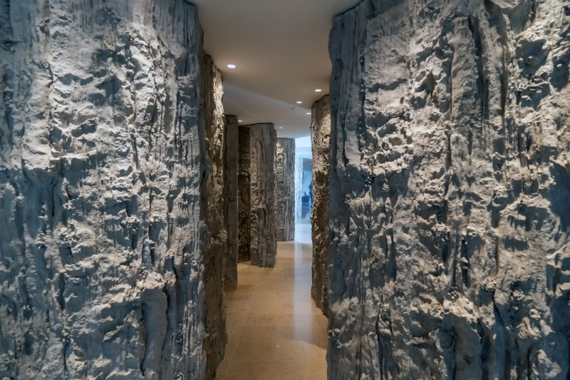 Rock wall walk