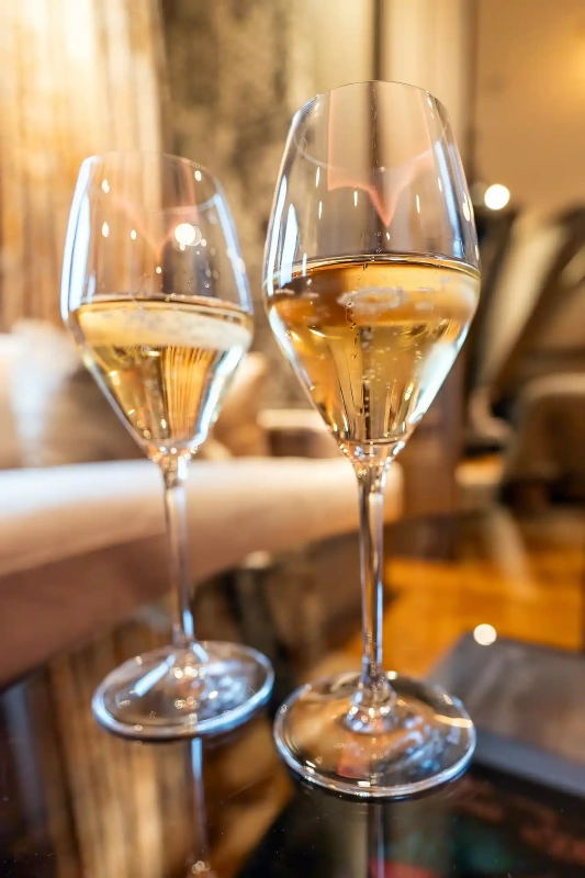 Welcome champagne at a 5 star hotel