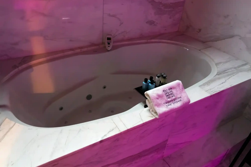 Jacuzzi Room in Amsterdam